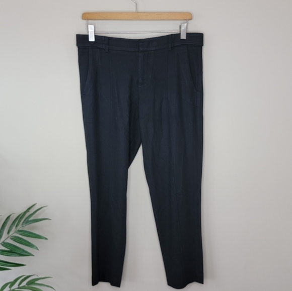Vince | Black Textured Straight Leg Pants Size 6 - Picture 1 of 5